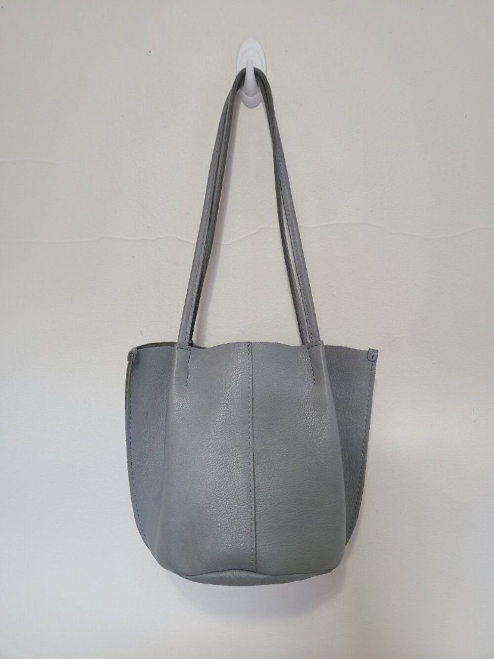 Portland Leather Goods Classic Devan Bucket Tote Gray